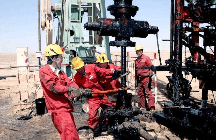 石油開采消泡劑應用場景圖